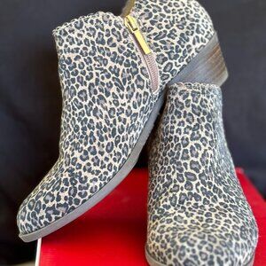 Leopard suede booties Crown & Ivy size 6.5